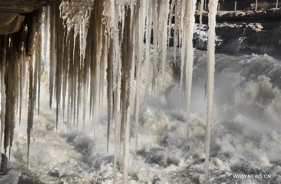 CHINA-YELLOW RIVER-HUKOU WATERFALL-WINTER SCENERY(CN)
