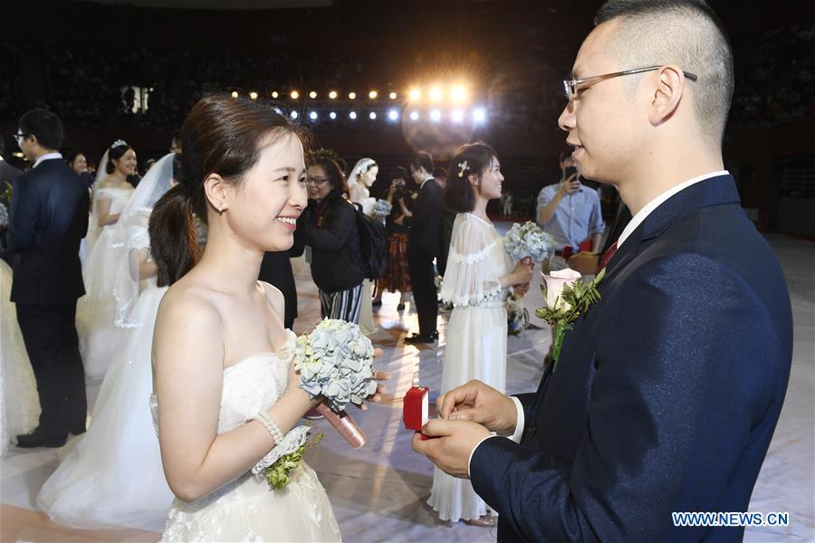 CHINA-ZHEJIANG-ZHEJIANG UNIVERSITY-GROUP WEDDING(CN)