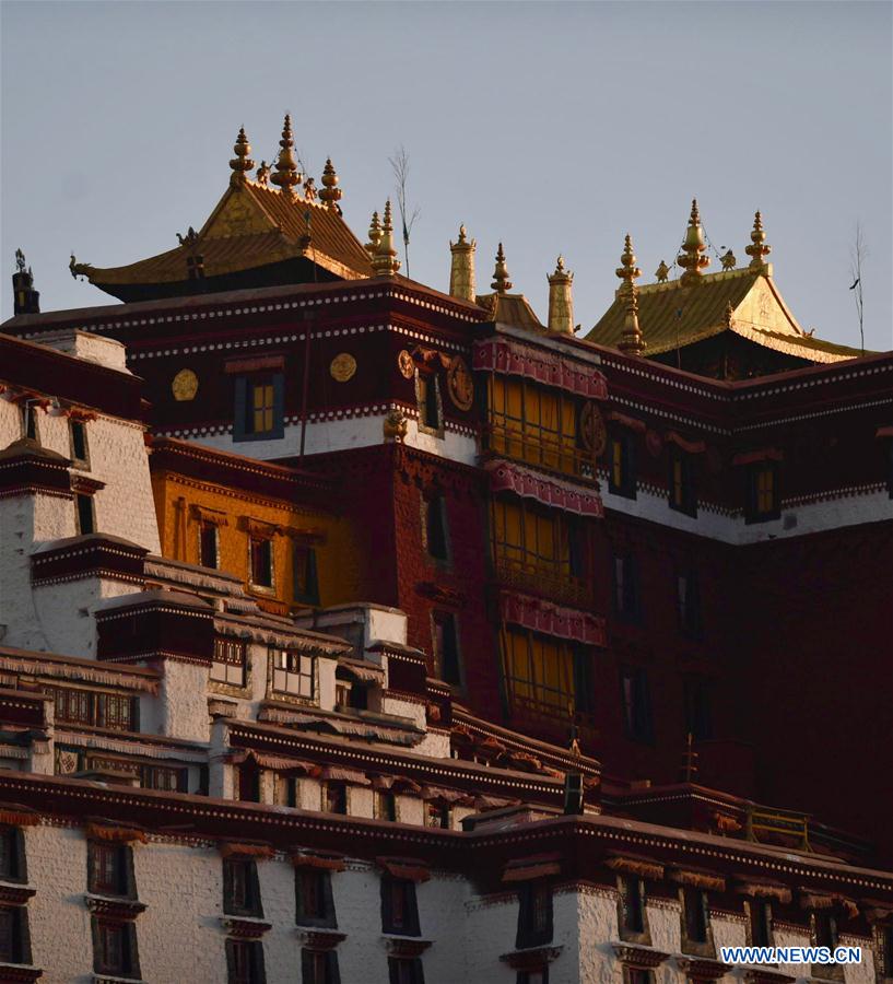 (InTibet)CHINA-LHASA-POTALA PALACE-GOLDEN TOPS-RENOVATION (CN)