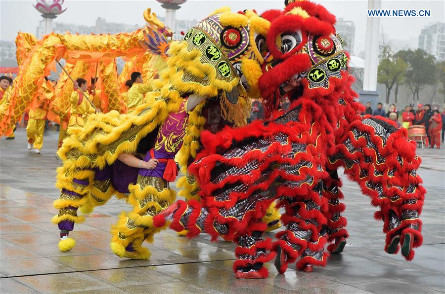 CHINA-JIANGXI-LION AND DRAGON DANCE (CN)
