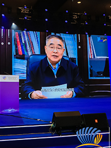 張伯禮勉勵企業(yè)家:勇?lián)鷷r(shí)代責(zé)任