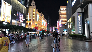 購(gòu)物中心供大于求 誰能活得更好？