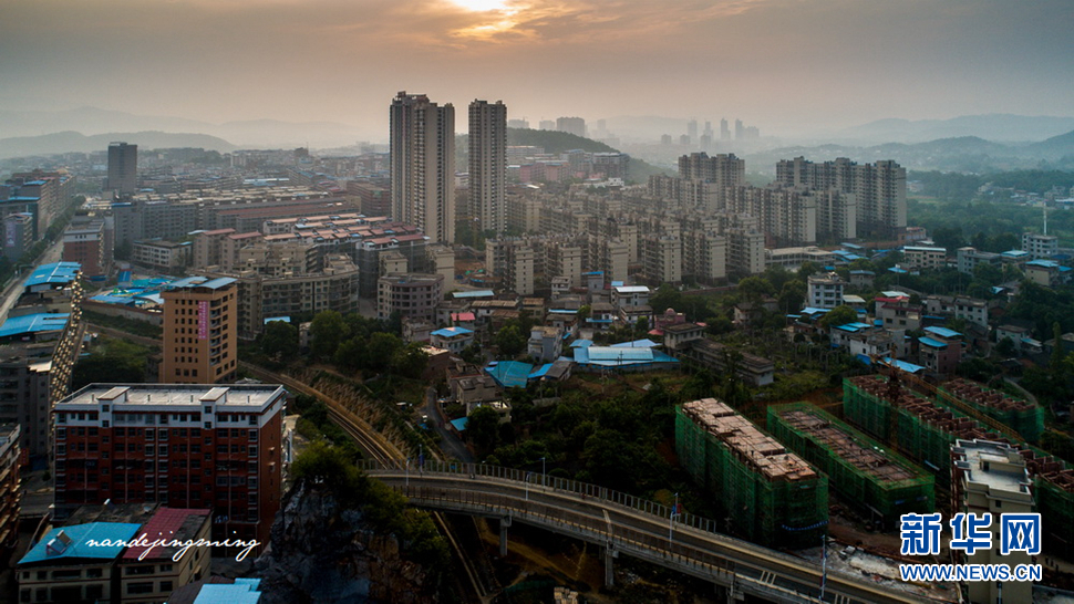 改革開放40年，縣城變化令人驚