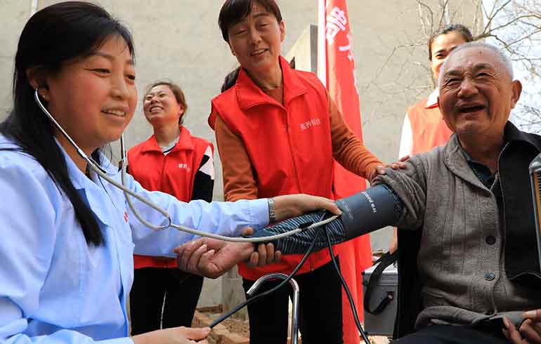 致敬偉大改革｜對話40年，講述身邊的健康故事39—免疫規(guī)劃40年，撐起健康保護(hù)傘