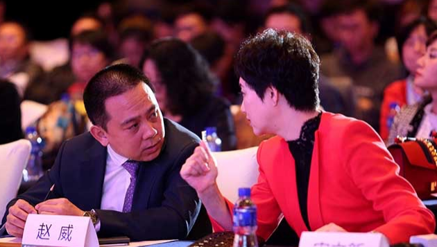 華夏幸福產(chǎn)業(yè)發(fā)展集團(tuán)總裁趙威、《英才》雜志社社長宋立新現(xiàn)場交流