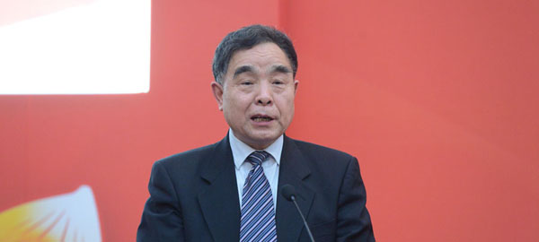 全國(guó)人大教科文衛(wèi)委員會(huì)主任委員、清華大學(xué)新聞出版學(xué)院院長(zhǎng)柳斌杰致辭