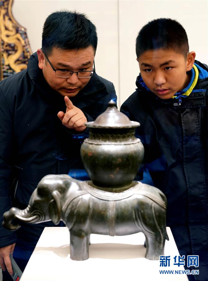 (文化)(4)“清高宗乾隆皇帝展”亮相鄭州