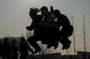 我愛體育課——江蘇睢寧:花樣少年 “繩”采飛揚(yáng)