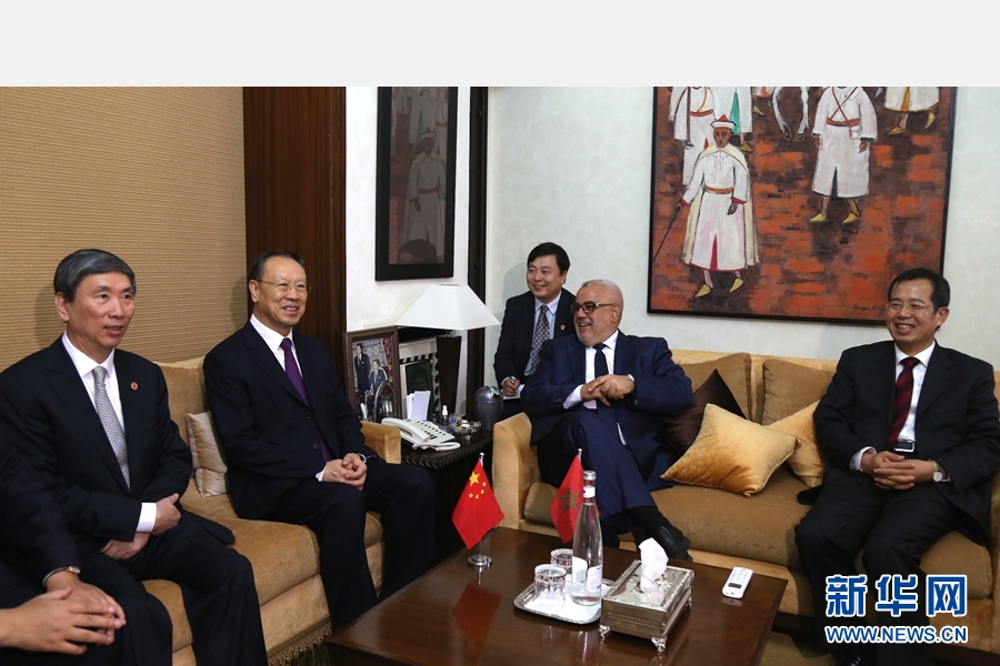 9月19日，在摩洛哥首都拉巴特，中共中央書記處書記、全國(guó)政協(xié)副主席杜青林（左二）會(huì)見摩洛哥政府首腦本·基蘭（右二）。應(yīng)摩洛哥參議院邀請(qǐng)，中共中央書記處書記、全國(guó)政協(xié)副主席杜青林于18日至20日率中共代表團(tuán)訪摩，分別會(huì)見政府首腦本·基蘭、參議長(zhǎng)本希馬、真實(shí)性與現(xiàn)代黨總書記奧馬里等。新華社記者劉鍇攝