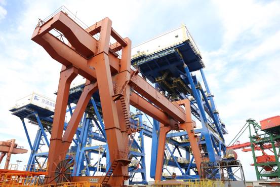 【大國工匠】工地的明燈:自學(xué)成才的裝配大師 341935289723014361.jpg