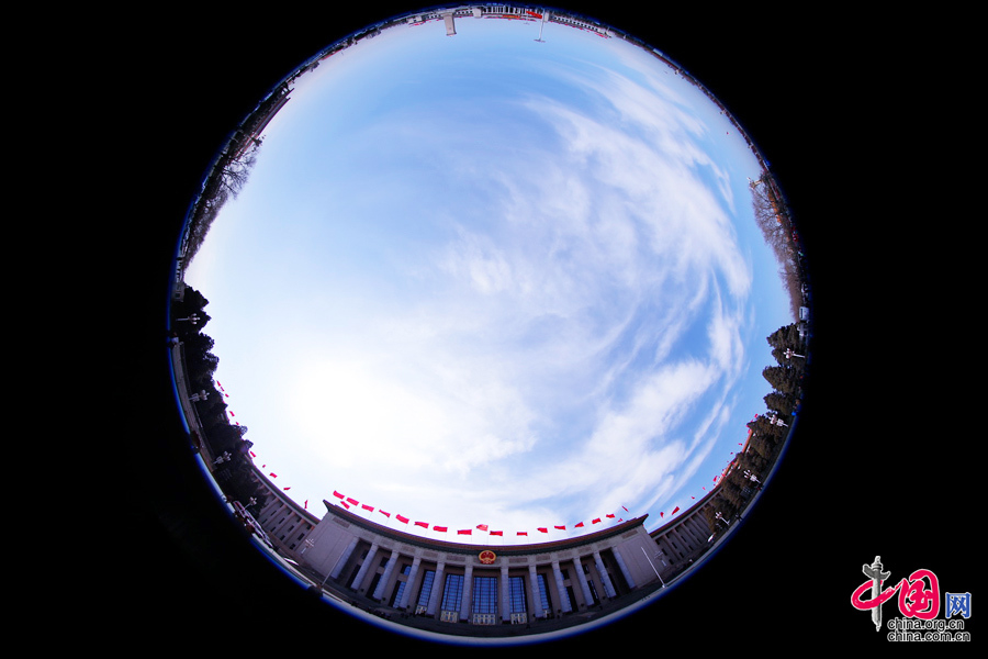  人民大會堂、天安門廣場、人民英雄紀(jì)念碑外部全景。中國網(wǎng) 鄭亮攝