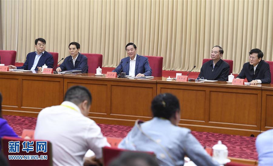 5月18日，中共中央政治局委員、中央書記處書記、中宣部部長劉奇葆在北京出席紀念新華書店成立80周年座談會并講話。 新華社記者 張領 攝