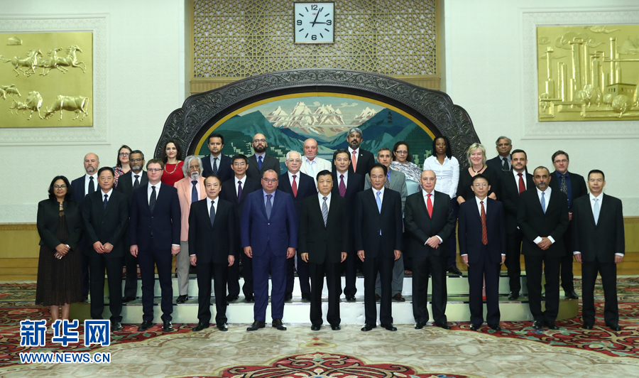 6月7日，中共中央政治局常委、中央書(shū)記處書(shū)記劉云山在北京會(huì)見(jiàn)金磚國(guó)家媒體高端論壇的媒體代表。新華社記者 謝環(huán)馳 攝