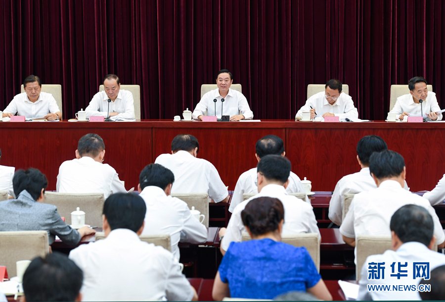 7月28日，中宣部在北京召開全國宣傳部長專題工作會議，學(xué)習(xí)貫徹習(xí)近平總書記在省部級主要領(lǐng)導(dǎo)干部專題研討班上的重要講話精神。中共中央政治局委員、中央書記處書記、中宣部部長劉奇葆出席會議并講話。新華社記者張領(lǐng)攝