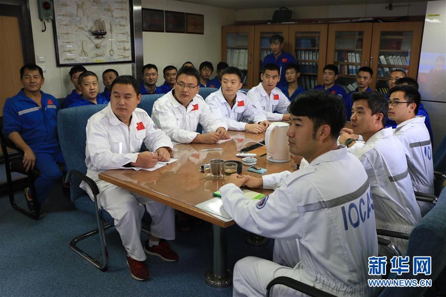 (十九大時光·圖文互動)(5)歷史性成就彪炳史冊 新時代藍(lán)圖催人奮進(jìn)——來自基層蹲點現(xiàn)場的報道