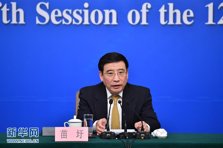(兩會)(1)工業(yè)和信息化部部長苗圩等就“推進實施‘中國制造2025’”答記者問