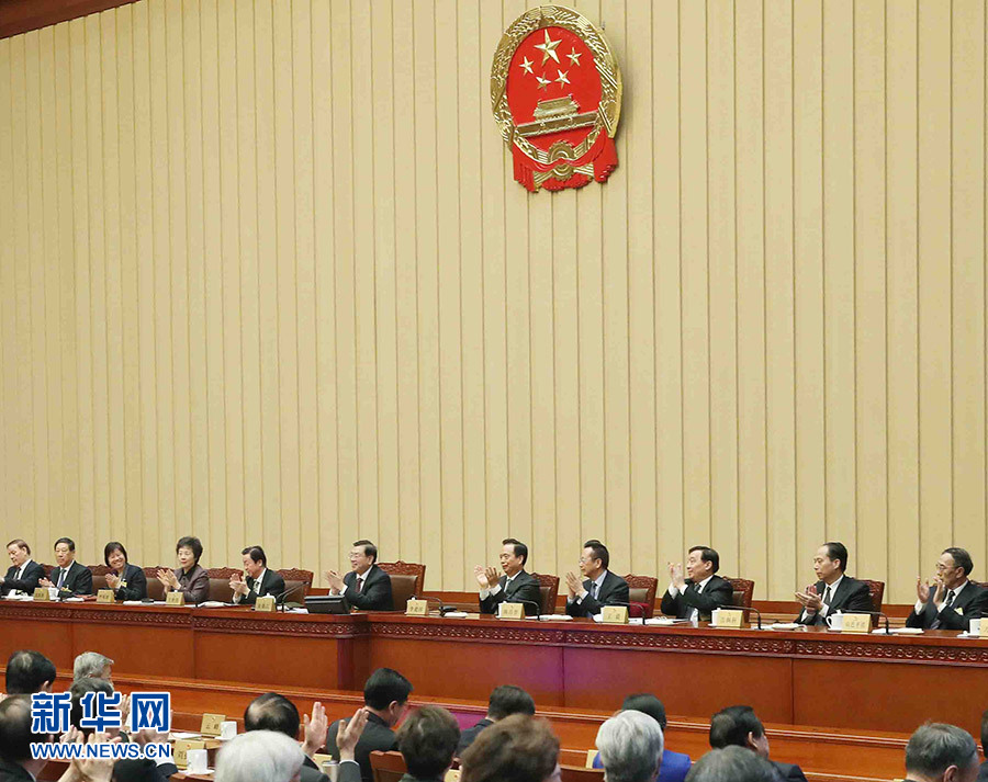 2月24日，全國人大常委會委員長張德江在北京主持十二屆全國人大常委會第三十三次會議閉幕會。在會議完成各項表決事項后，張德江發(fā)表講話。新華社記者 劉衛(wèi)兵 攝