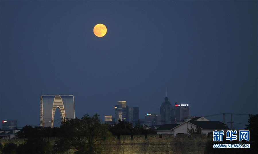 (新華全媒頭條·我們的節(jié)日·中秋·圖文互動)(1)明月寄相思 家國總關(guān)情——詩詞引出的中秋故事