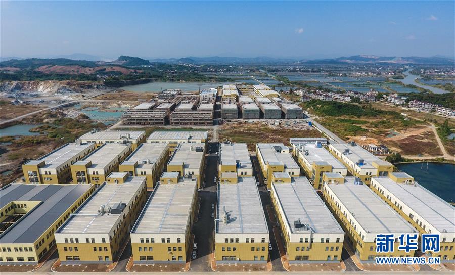 (在習(xí)近平新時(shí)代中國(guó)特色社會(huì)主義思想指引下·慶祝改革開放40周年·協(xié)調(diào)發(fā)展)(新華全媒頭條·圖文互動(dòng))(5)協(xié)調(diào)發(fā)展:奏響全面建成小康社會(huì)交響曲