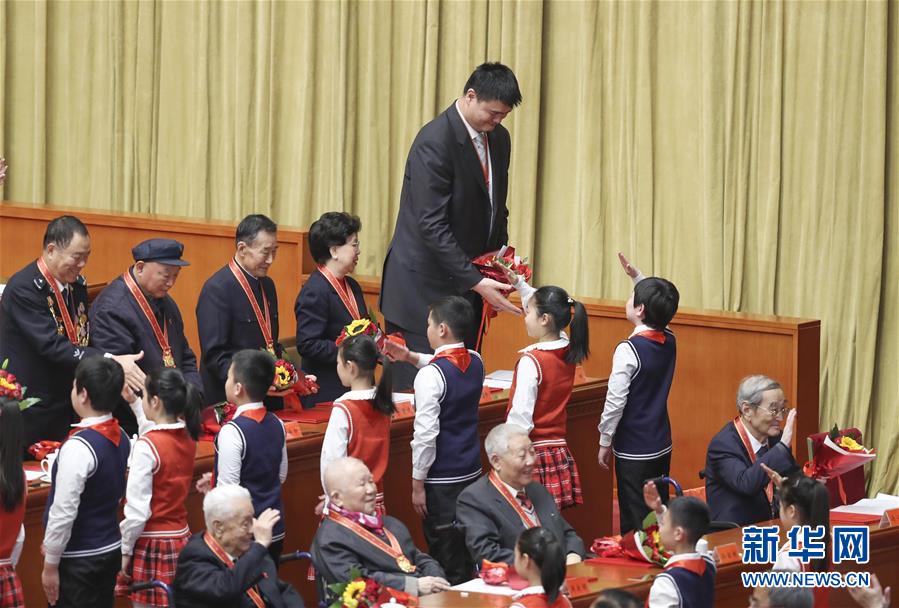 (改革先鋒風(fēng)采·圖文互動(dòng))(3)“希望最大的成功還沒(méi)有到來(lái)”——記“體育領(lǐng)域交流開(kāi)放的優(yōu)秀代表”姚明