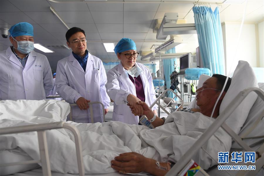 (新華全媒頭條·響水化工廠爆炸事故·圖文互動)(3)為了617個生命的賽跑——江蘇響水爆炸事故傷員救治一線實(shí)錄