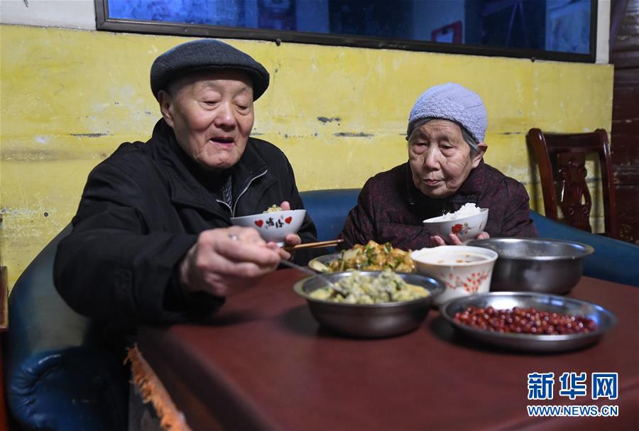 (新華全媒頭條·圖文互動)(5)英雄無言——95歲老黨員張富清的本色人生