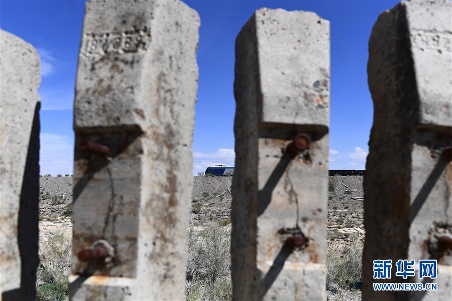 (新華全媒頭條·壯麗70年·奮斗新時(shí)代·圖文互動(dòng))(3)開拓雪域高原的夢(mèng)想之路——來(lái)自青藏鐵路的蹲點(diǎn)報(bào)告