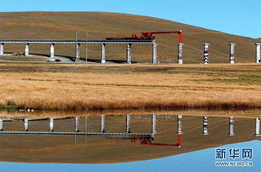 (新華全媒頭條·壯麗70年·奮斗新時(shí)代·圖文互動(dòng))(10)開拓雪域高原的夢(mèng)想之路——來(lái)自青藏鐵路的蹲點(diǎn)報(bào)告