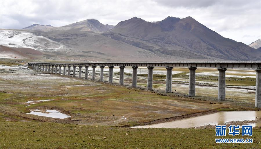 (新華全媒頭條·壯麗70年·奮斗新時(shí)代·圖文互動(dòng))(14)開拓雪域高原的夢(mèng)想之路——來(lái)自青藏鐵路的蹲點(diǎn)報(bào)告