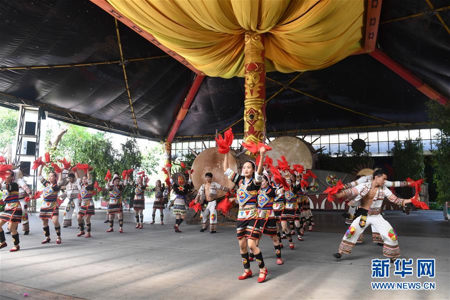 (圖文互動(dòng))(2)從“最后定族”到“率先脫貧”——我國第56個(gè)民族基諾族脫貧記事