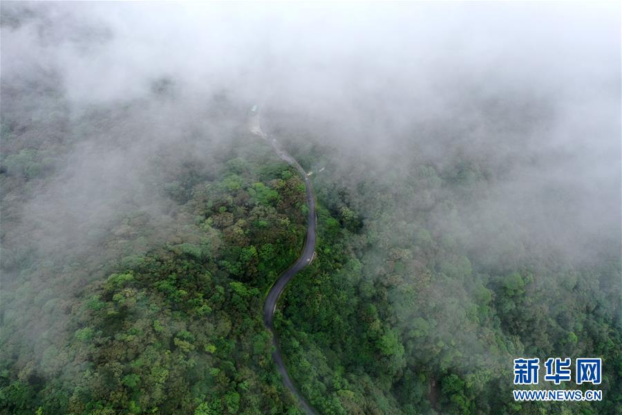 (壯麗70年·奮斗新時代——記者再走長征路·圖文互動)(1)沒有紅軍逾越不了的山河