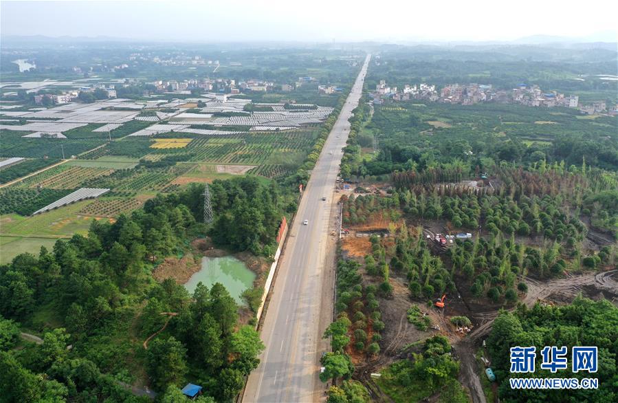 （壯麗70年·奮斗新時(shí)代——記者再走長(zhǎng)征路·圖文互動(dòng)）（7）為有犧牲多壯志，敢教日月?lián)Q新天——重返紅軍血戰(zhàn)現(xiàn)場(chǎng)