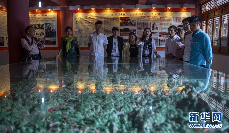 (壯麗70年·奮斗新時代——記者再走長征路·圖文互動)(4)龍云“獻(xiàn)”圖: “助力”巧渡金沙江