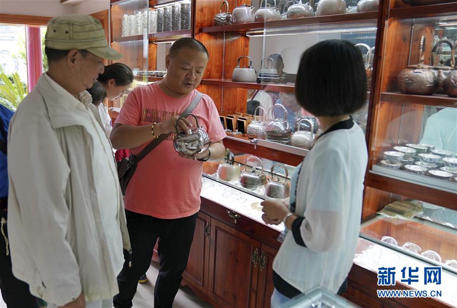 (在習近平新時代中國特色社會主義思想指引下——新時代新作為新篇章·總書記關心的百姓身邊事·圖文互動)(3)留住鄉(xiāng)愁 綻放新顏——傳統(tǒng)村落保護激發(fā)鄉(xiāng)村活力