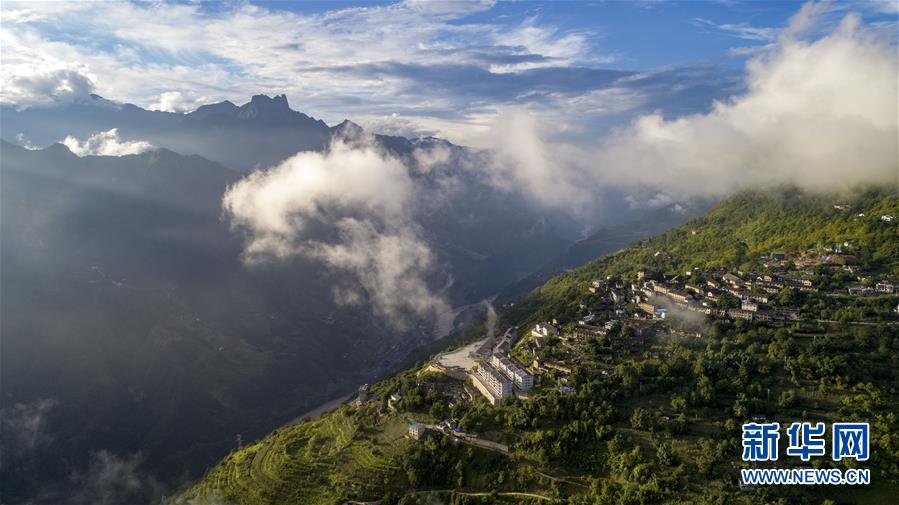 （新華全媒頭條&middot;決戰(zhàn)決勝脫貧攻堅(jiān)&middot;圖文互動）（1）為了人與自然和諧共生&mdash;&mdash;云南&ldquo;三江并流&rdquo;地區(qū)決戰(zhàn)精準(zhǔn)脫貧的&ldquo;生態(tài)畫卷&rdquo;