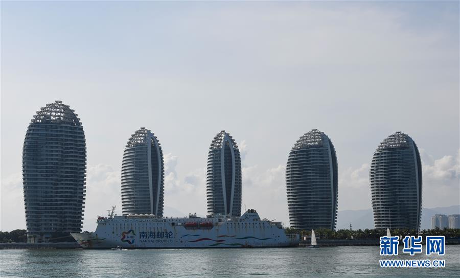 (在習(xí)近平新時代中國特色社會主義思想指引下——新時代新作為新篇章·總書記關(guān)切開放事·圖文互動)(9)開放的故事講不完——海南開放再“提速”