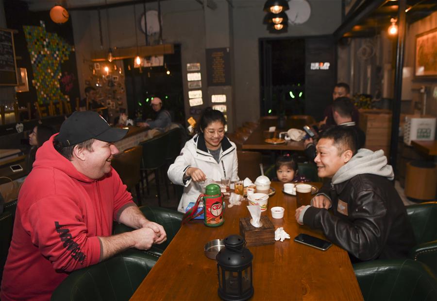 （在習(xí)近平新時(shí)代中國特色社會(huì)主義思想指引下&mdash;&mdash;新時(shí)代新作為新篇章&middot;總書記關(guān)切開放事&middot;圖文互動(dòng)）（2）中國引力：在開放的中國共創(chuàng)幸福 