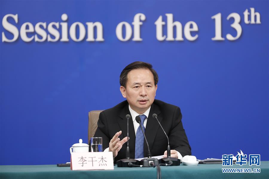 (兩會(huì)·XHDW)(7)生態(tài)環(huán)境部部長(zhǎng)李干杰就“打好污染防治攻堅(jiān)戰(zhàn)”答記者問