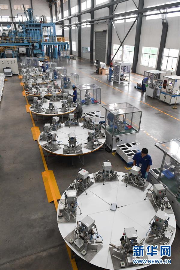 （新華全媒頭條·圖文互動）（8）創(chuàng)新，在復(fù)興的征程上——以習(xí)近平同志為核心的黨中央關(guān)心科技創(chuàng)新工作紀實