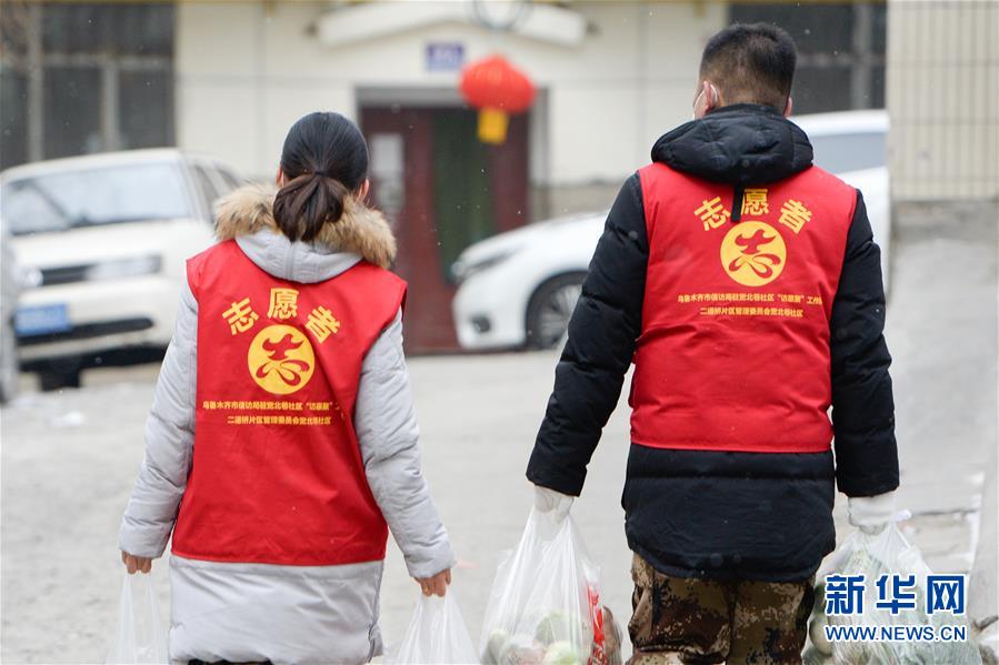 （聚焦疫情防控·圖文互動）（6）“我們多跑跑，居民更安全”——直擊新疆基層社區(qū)疫情防控