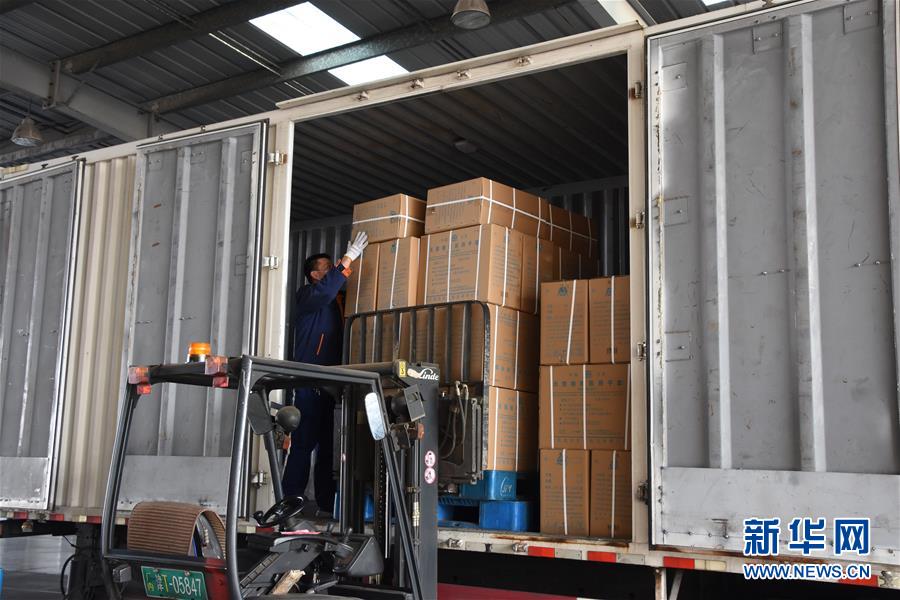 （圖文互動(dòng)）（1）爭分奪秒，為了那千公里之外的馳援——急需防疫物資天津復(fù)工復(fù)產(chǎn)一線見聞