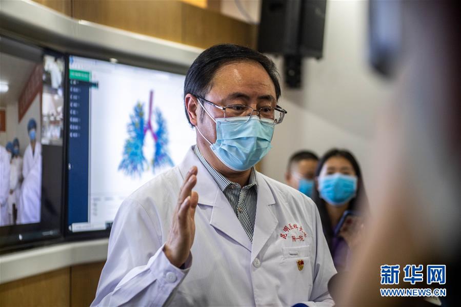 (圖文互動(dòng))(5)云南抗疫醫(yī)生有了“透視眼” 可三維立體看患者肺部