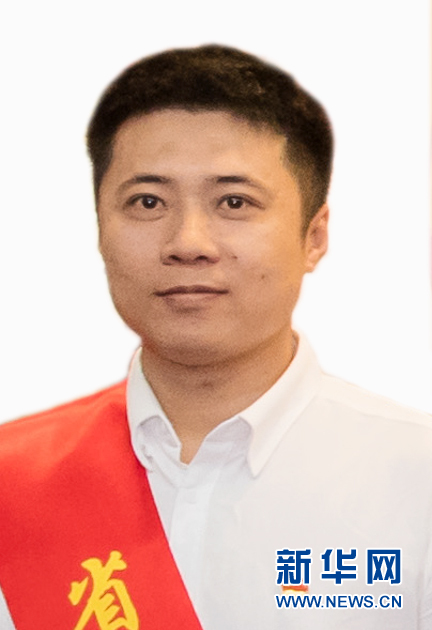 (一線抗疫群英譜·圖文互動(dòng))(3)楊波:生命定格在摯愛的崗位上