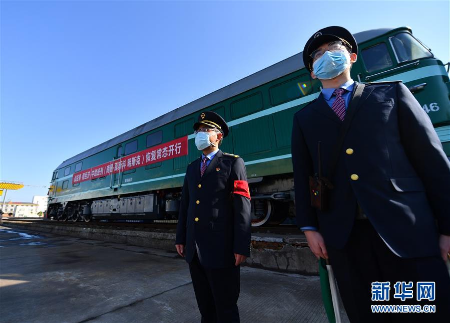 (抓好經(jīng)濟發(fā)展 應(yīng)對復雜局面·圖文互動)(3)“我們的訂單正回流”——江西外貿(mào)企業(yè)復工復產(chǎn)見聞