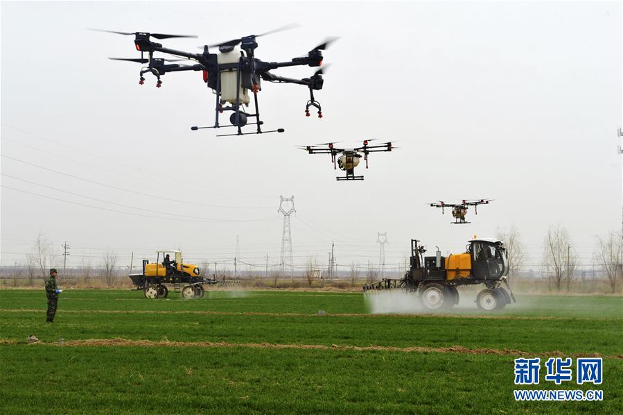 (新華全媒頭條·在習(xí)近平新時(shí)代中國(guó)特色社會(huì)主義思想指引下——新時(shí)代新作為新篇章·圖文互動(dòng))(10)同心戰(zhàn)“疫”彰顯人民至上——各地各部門(mén)貫徹落實(shí)習(xí)近平總書(shū)記重要指示精神統(tǒng)籌推進(jìn)疫情防控和經(jīng)濟(jì)社會(huì)發(fā)展