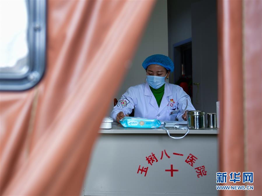 (新華全媒頭條·圖文互動(dòng))(1)三江之源見(jiàn)證中國(guó)奇跡——寫在玉樹(shù)地震10周年之際