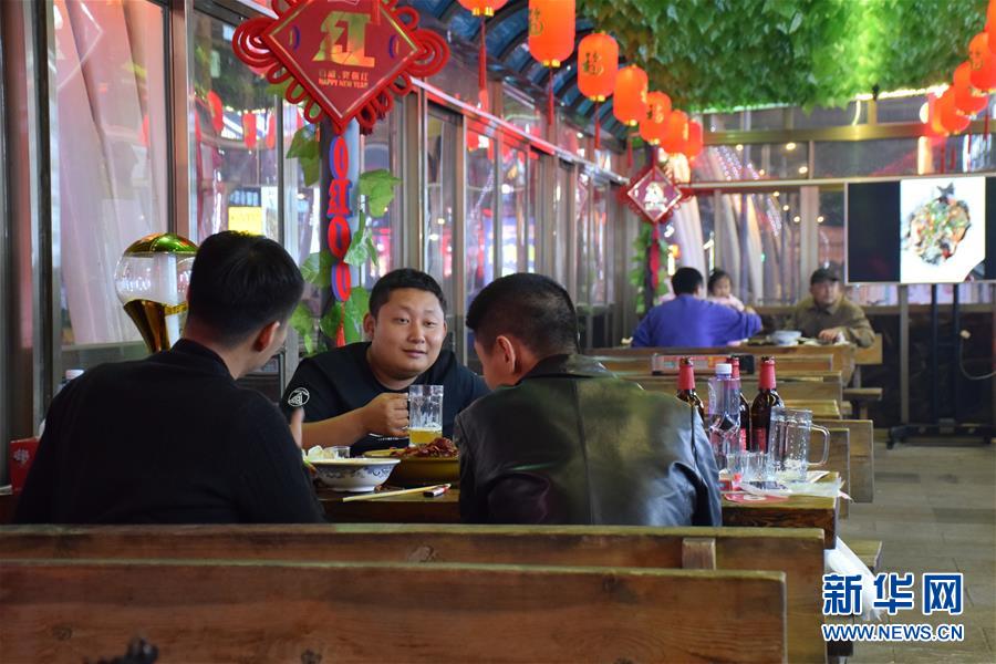 (圖文互動)(1)天津:“夜經(jīng)濟(jì)”為“疫”后城市帶來生機