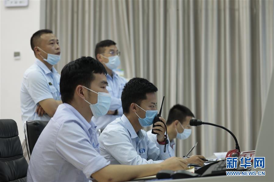 (圖文互動)(2)北斗發(fā)射緊急叫停后……——記西昌衛(wèi)星發(fā)射中心加注分隊(duì)黨員群體