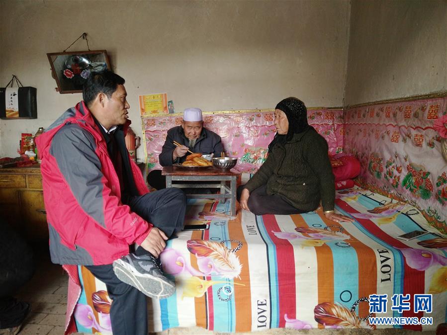 (新華全媒頭條·圖文互動(dòng))(5)初心赴使命 熱血寫春秋——記脫貧攻堅(jiān)中的共產(chǎn)黨員