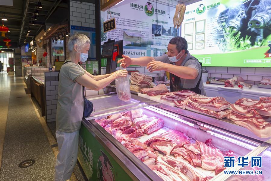 （圖文互動）（2）告別臟亂，留住溫情&mdash;&mdash;上海鬧市小菜場見聞